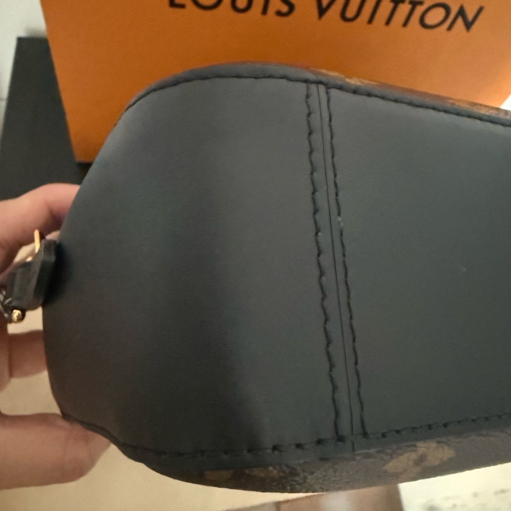 💯Authentic Saintonge Monogram Black crossbody - Picture 8 of 12